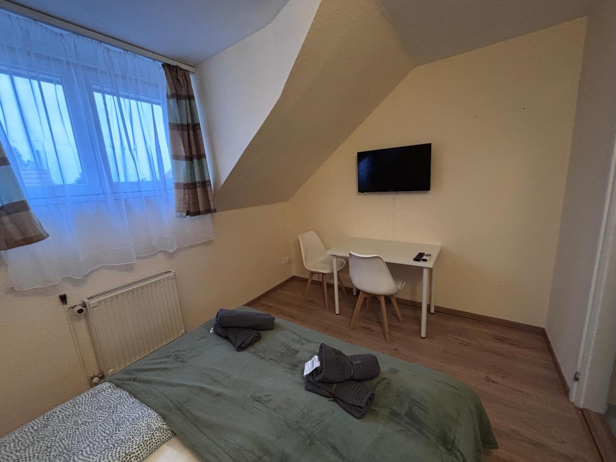 Airportmax Panzio Bed & Breakfast Vecsés Exterior foto