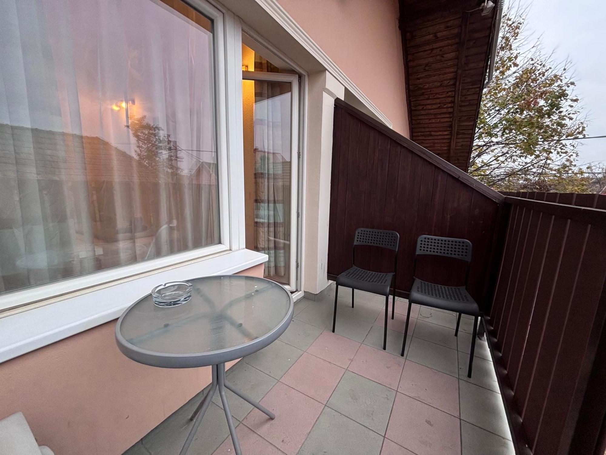 Airportmax Panzio Bed & Breakfast Vecsés Exterior foto