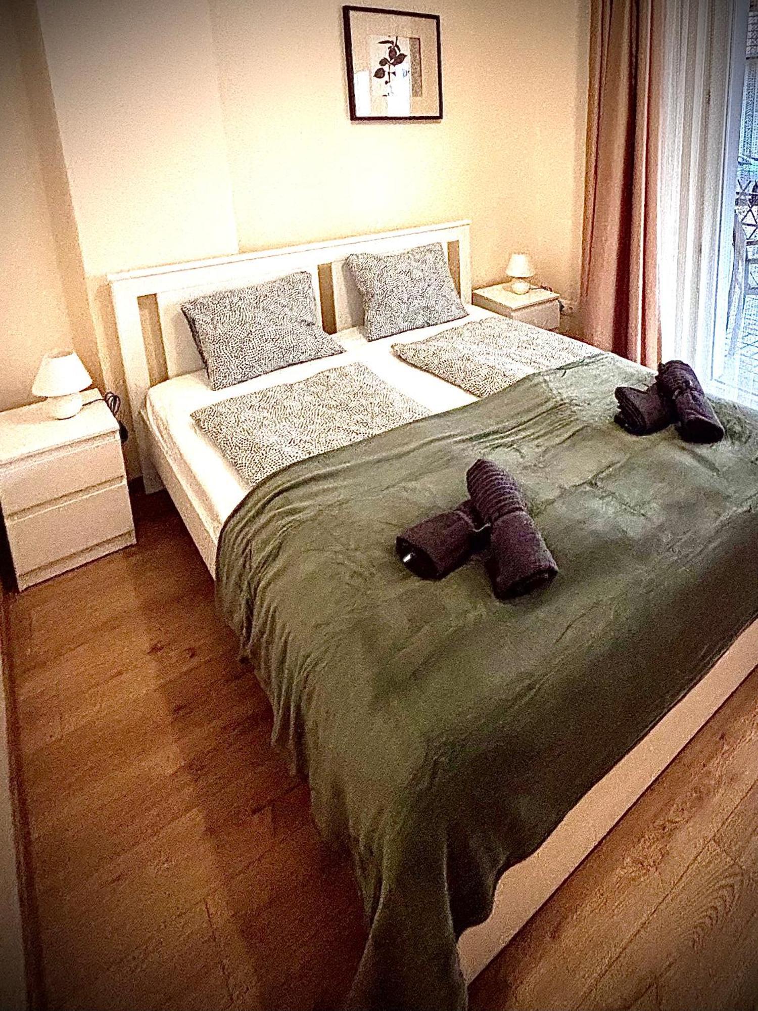 Airportmax Panzio Bed & Breakfast Vecsés Exterior foto