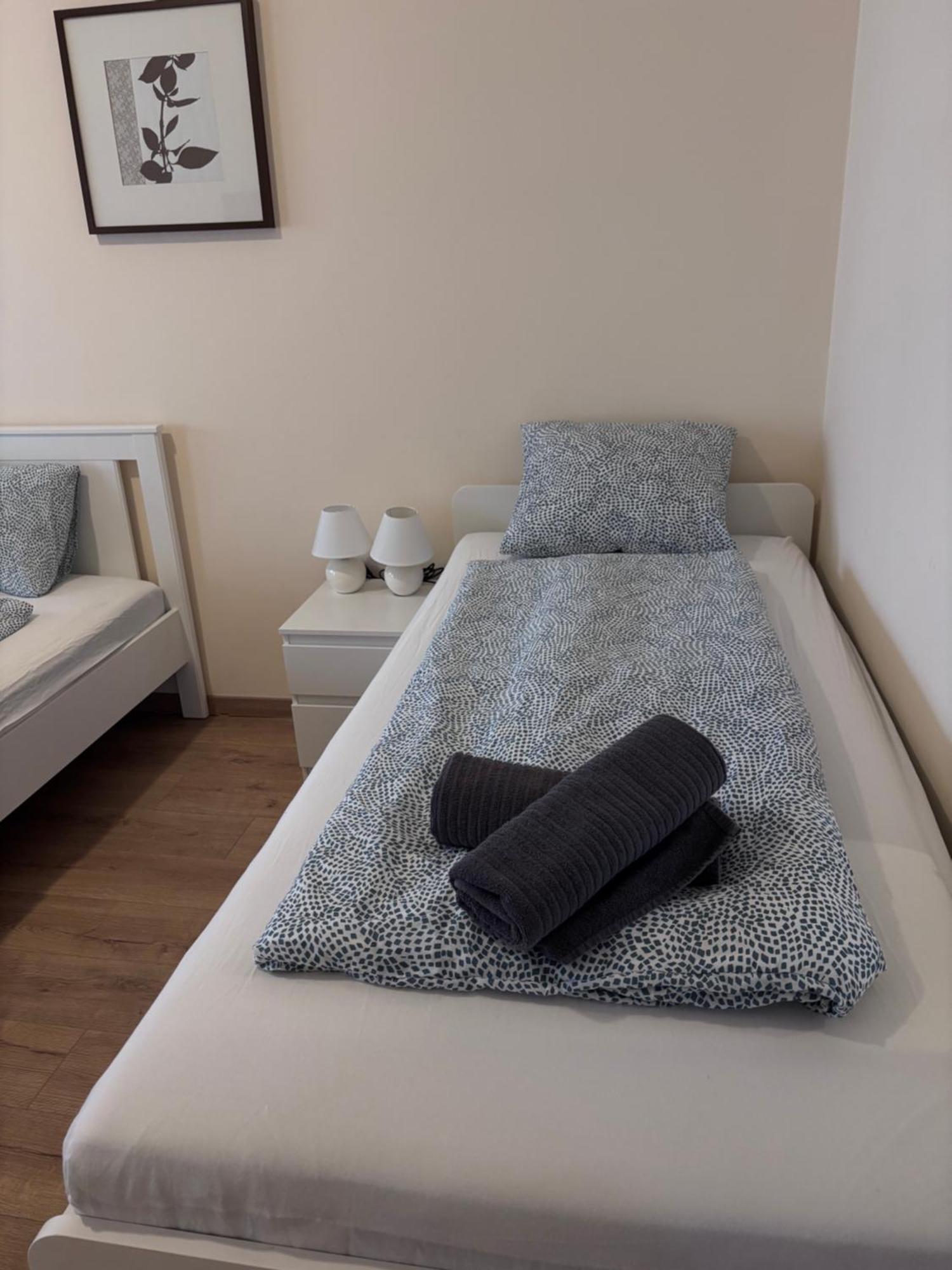 Airportmax Panzio Bed & Breakfast Vecsés Exterior foto