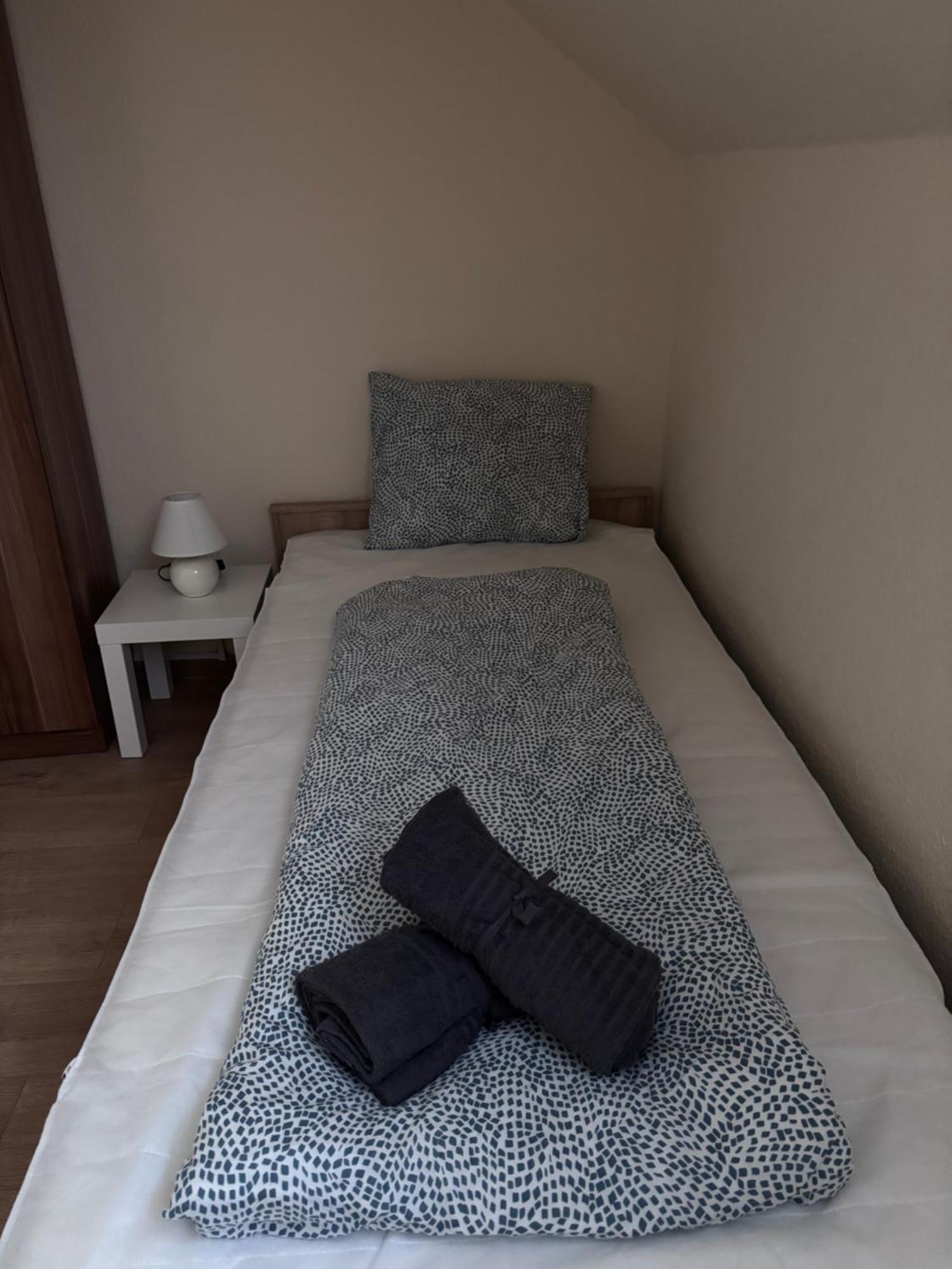 Airportmax Panzio Bed & Breakfast Vecsés Exterior foto
