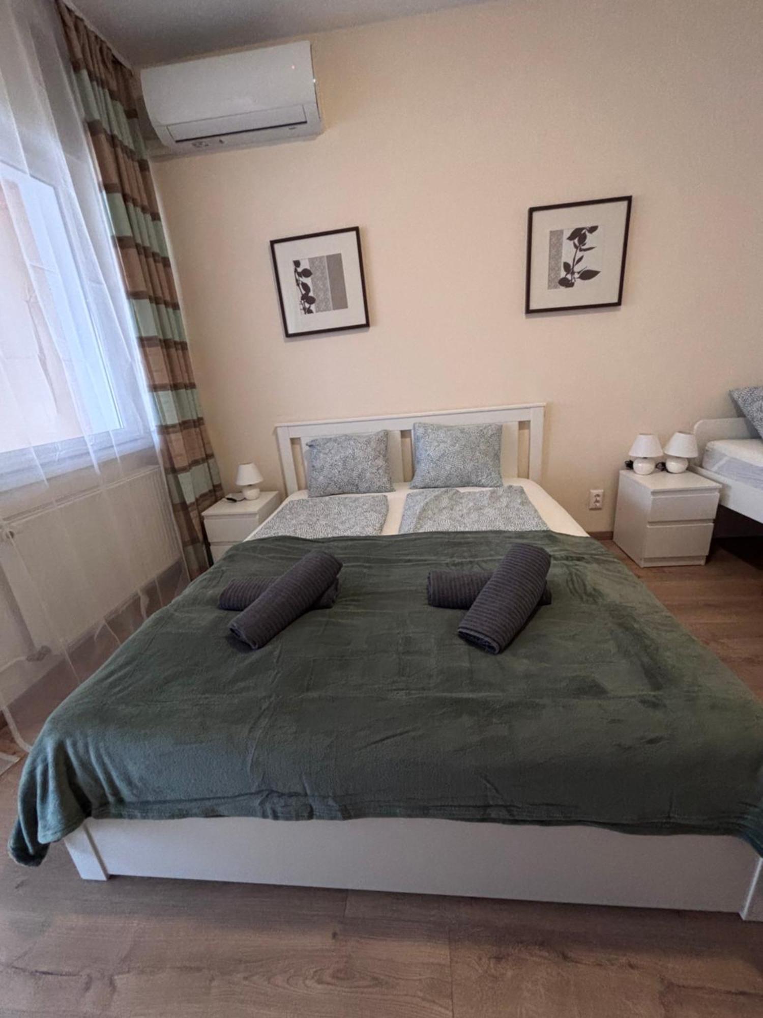 Airportmax Panzio Bed & Breakfast Vecsés Exterior foto