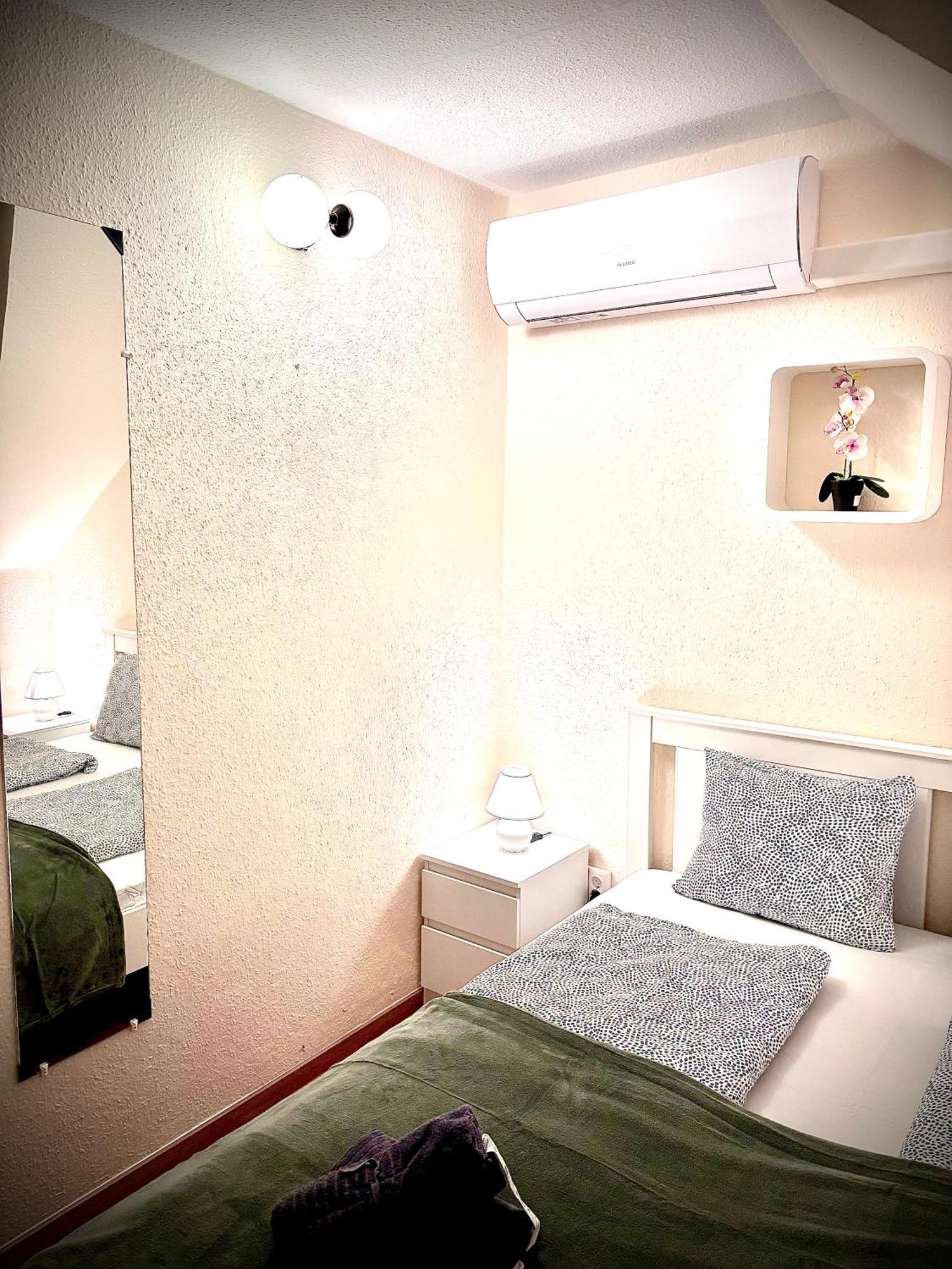 Airportmax Panzio Bed & Breakfast Vecsés Exterior foto