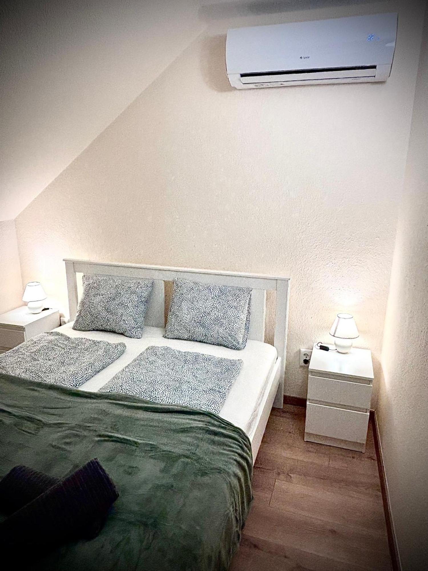 Airportmax Panzio Bed & Breakfast Vecsés Exterior foto