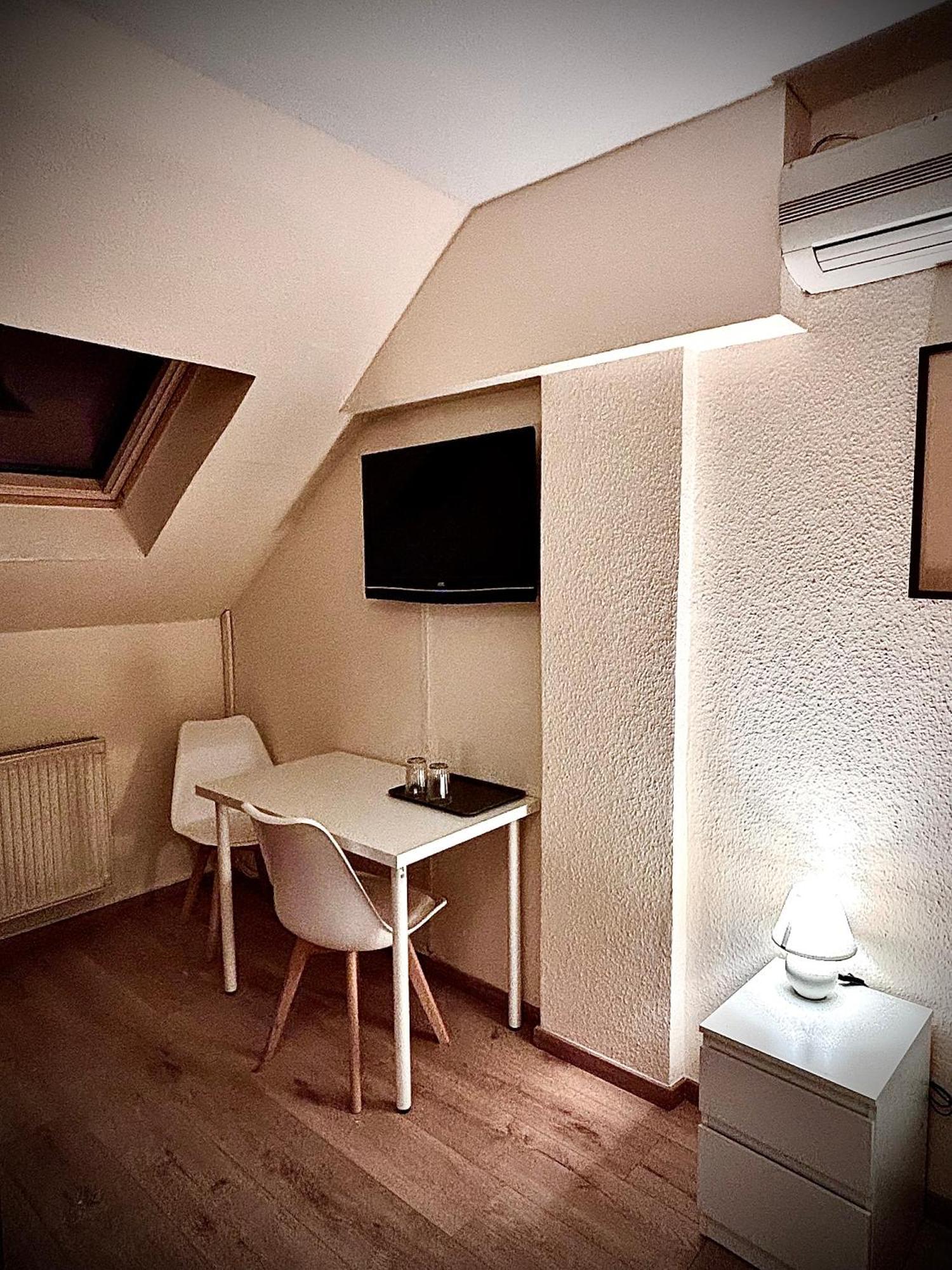 Airportmax Panzio Bed & Breakfast Vecsés Exterior foto